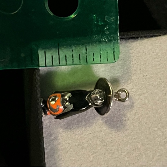 BOO!!! Adorable enamel james avery Halloween witch charm - Picture 6 of 6